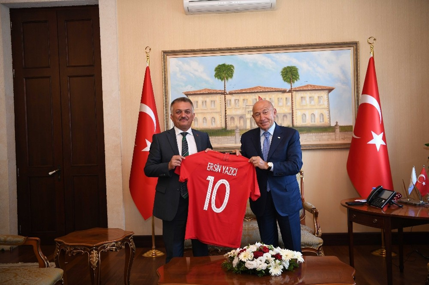 Nihat �zdemir'den Vali Yaz�c�'ya 'Play-Off' te�ekk�r�