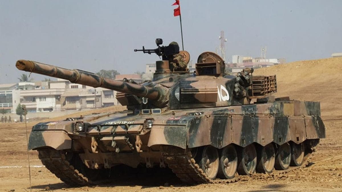 Pakistan'dan orduya nemli takviye: Modernize edilmi ''El-Halid-1'' tank teslim edildi