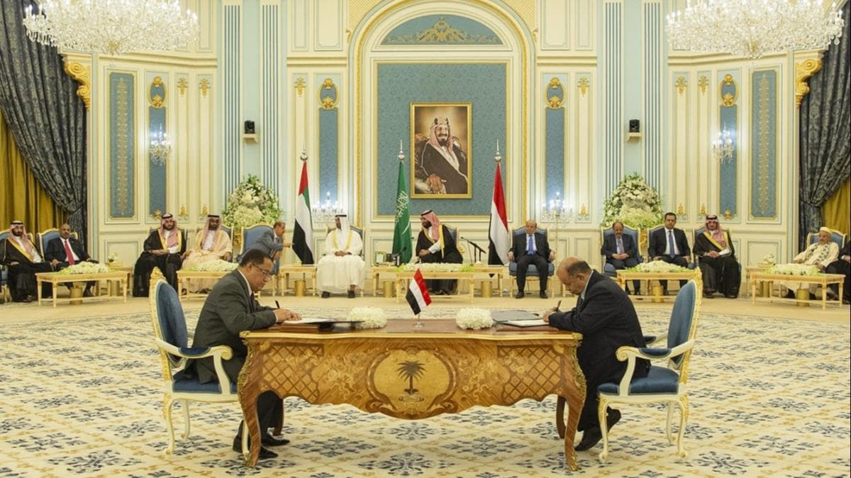 Yemen'de BAE destekli Gney Gei Konseyi, 3 ay nce ilan ettii szde zerklikten vazgeti