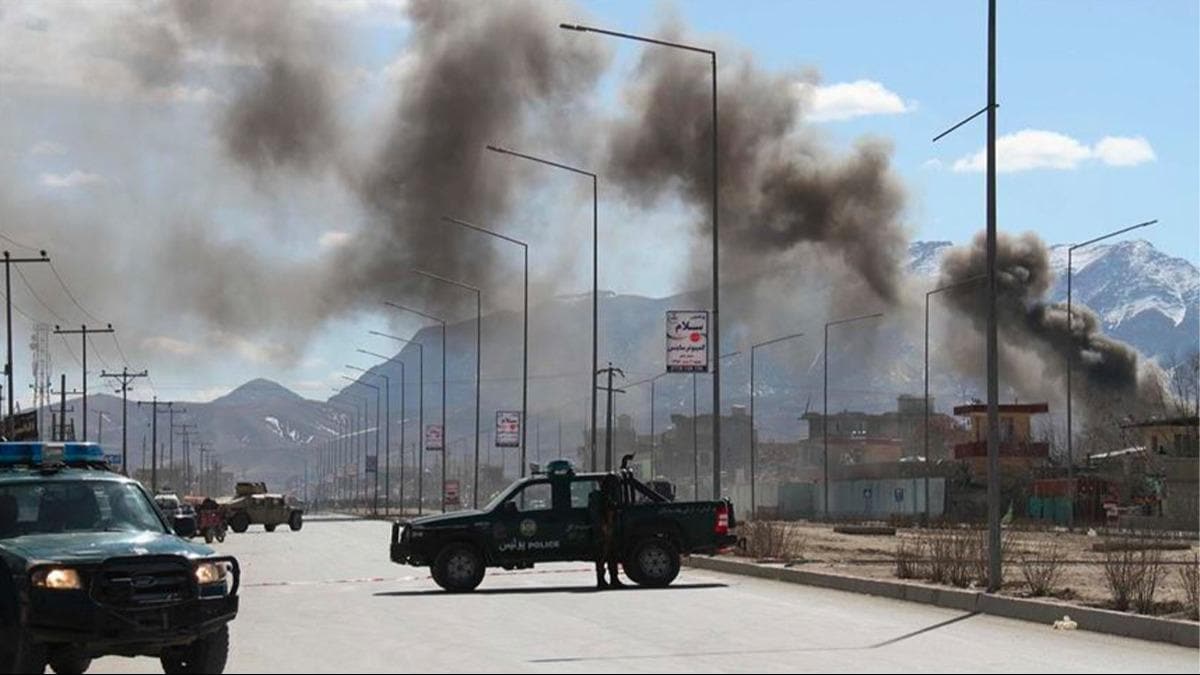 Afganistan'da bomba ykl arala saldr: 8 l, 30 yaral