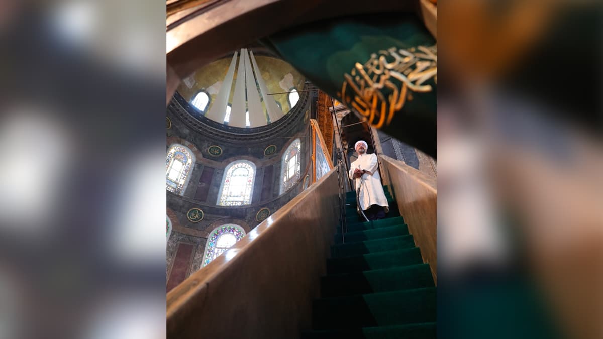 Diyanet ��leri Ba�kan� Erba�, Ayasofya-i Kebir Cami-i �erifi'nde bayram namaz� k�ld�r�p, hutbe irad edecek