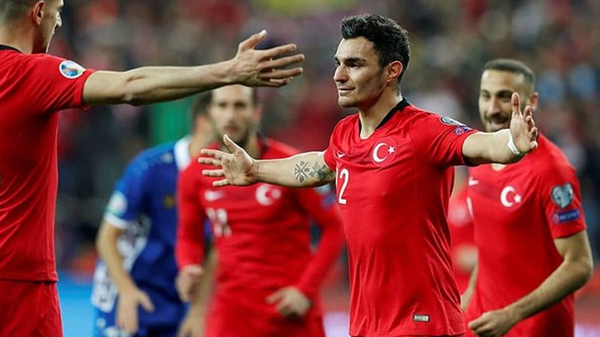 Sassuolo Kaan Ayhan'� bitirdi