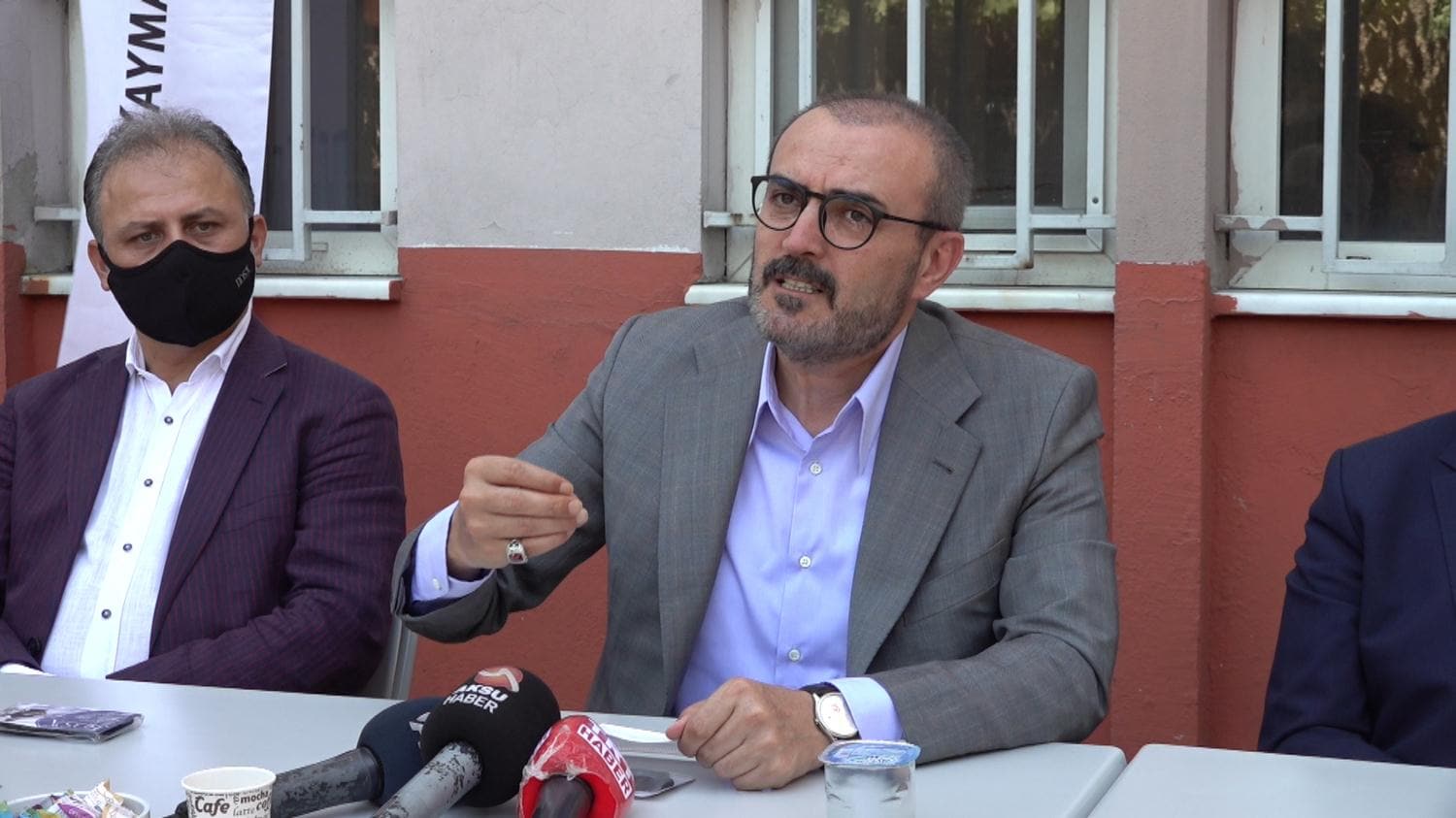 AK Partili �nal'dan sert tepki: Siz kimin taraf�ndas�n�z?