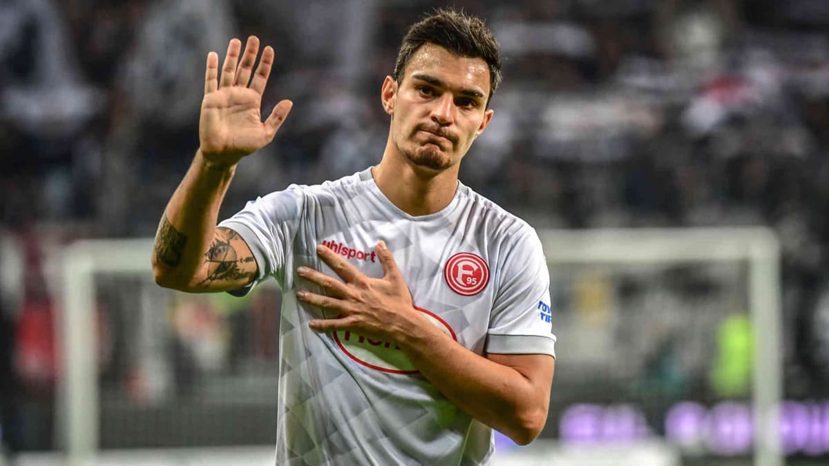 Kaan Ayhan transferini a��klad�: 'Anla�t�k'