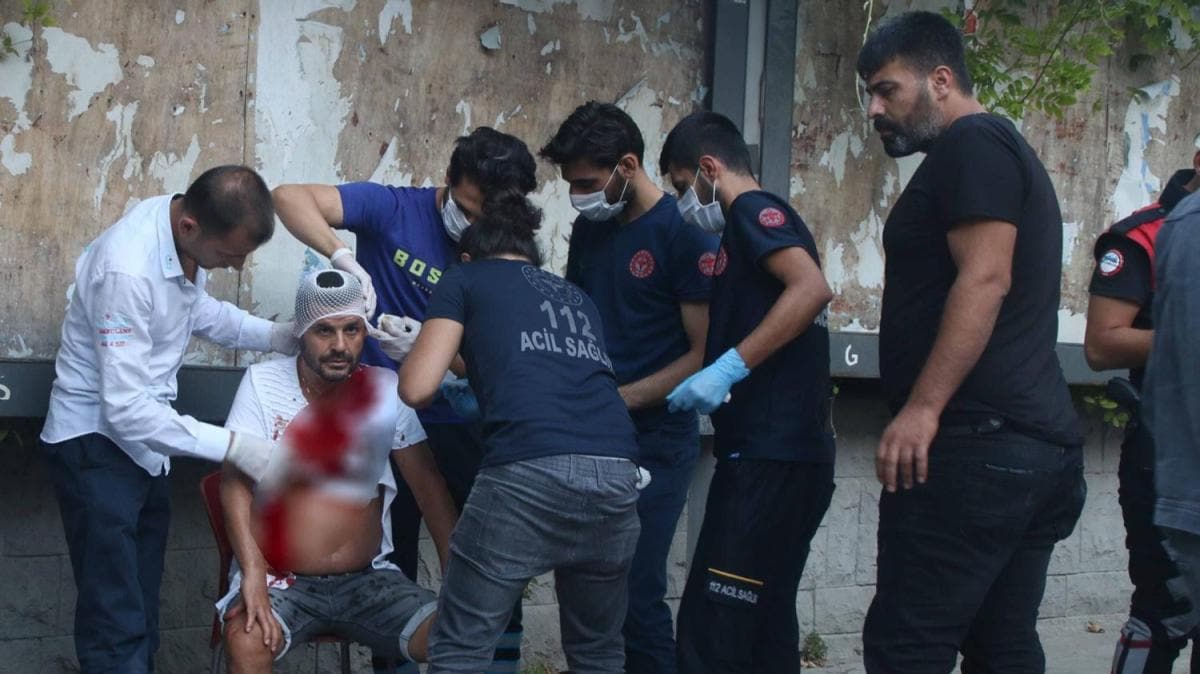 Taksim'de deneki terr: Gen adam baklayp kat