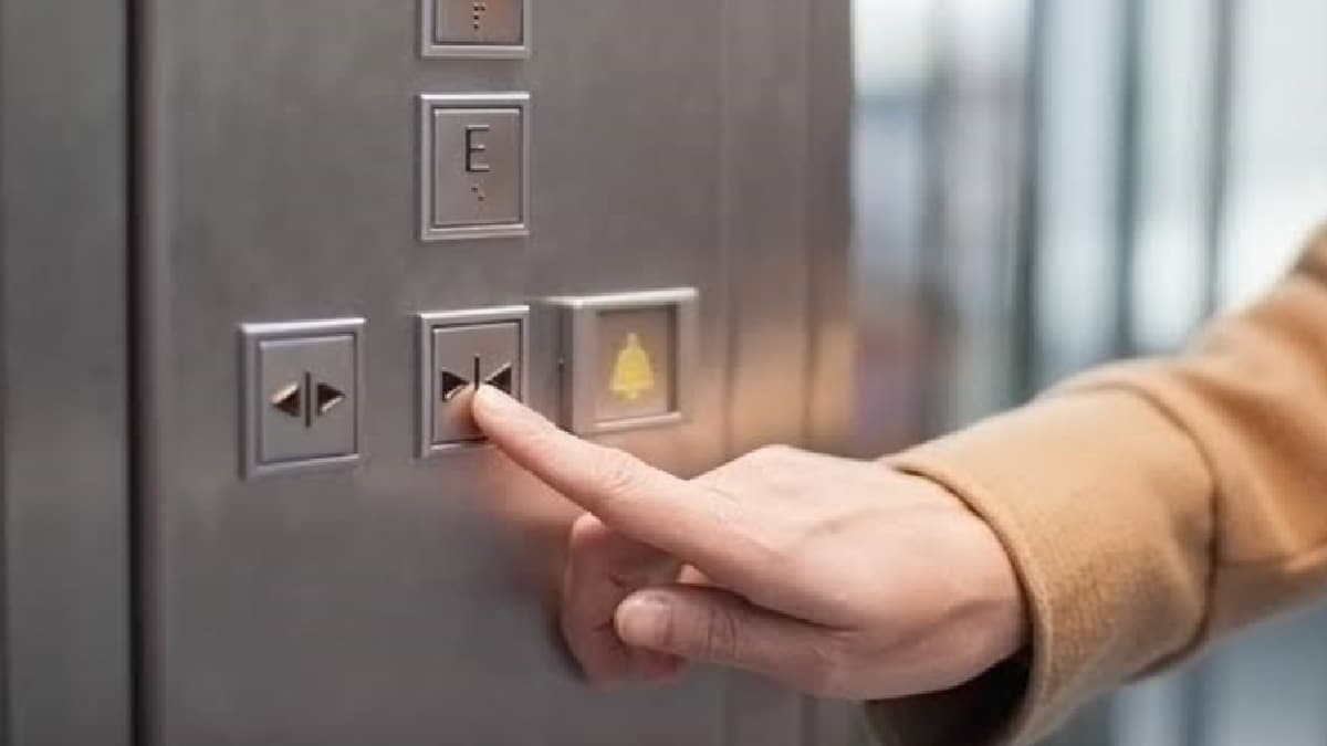 Asans�rdeki tehlike... Temas etmeden 71 ki�iye vir�s bula�t�rd�