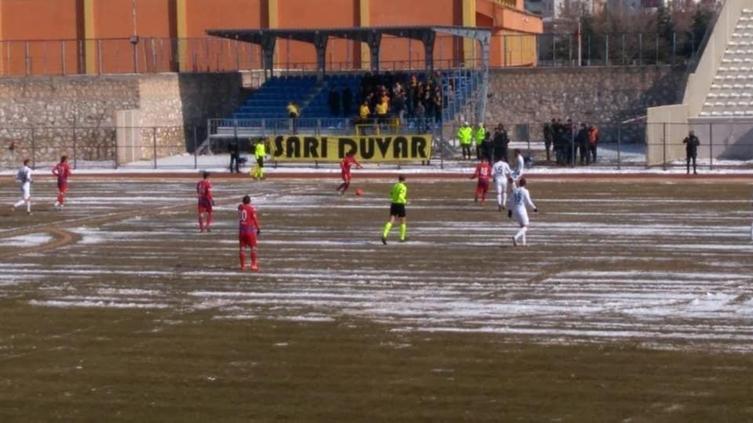 'Sar� Duvar' Bayburt'ta bir ilke imza att�