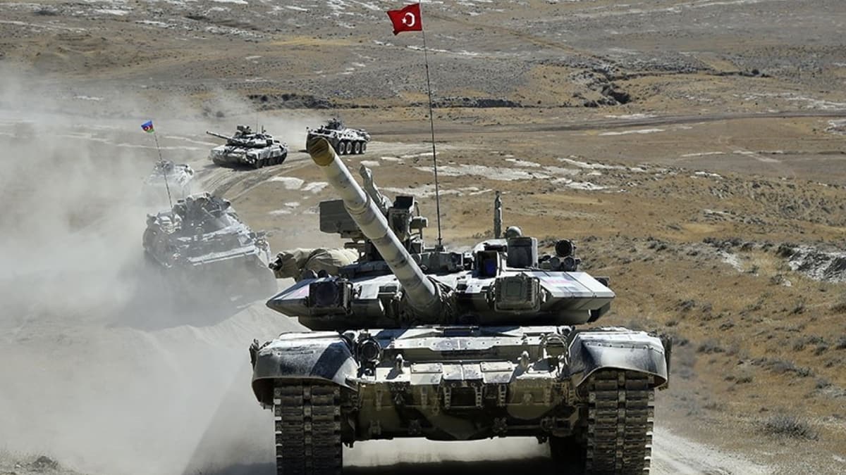 Kahramanlardan g�vde g�sterisi