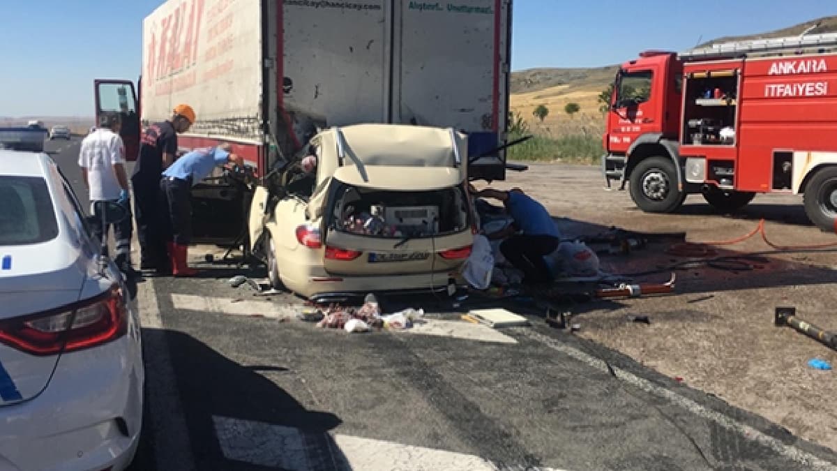 Bir ac� haber daha! Ankara-Konya karayolunda feci kaza! �ok say�da �l� var
