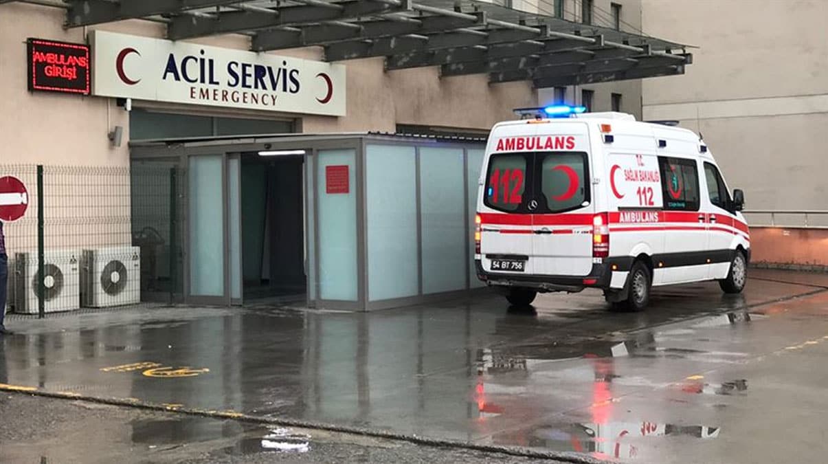 12 f�nd�k i��isi yedikleri yemekten zehirlendi