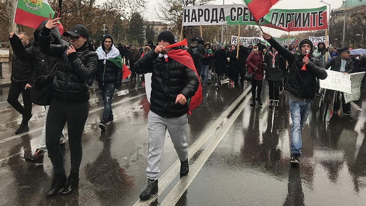 Bulgaristan'da protestocular Trkiye snrna yakn yolu trafie kapatt