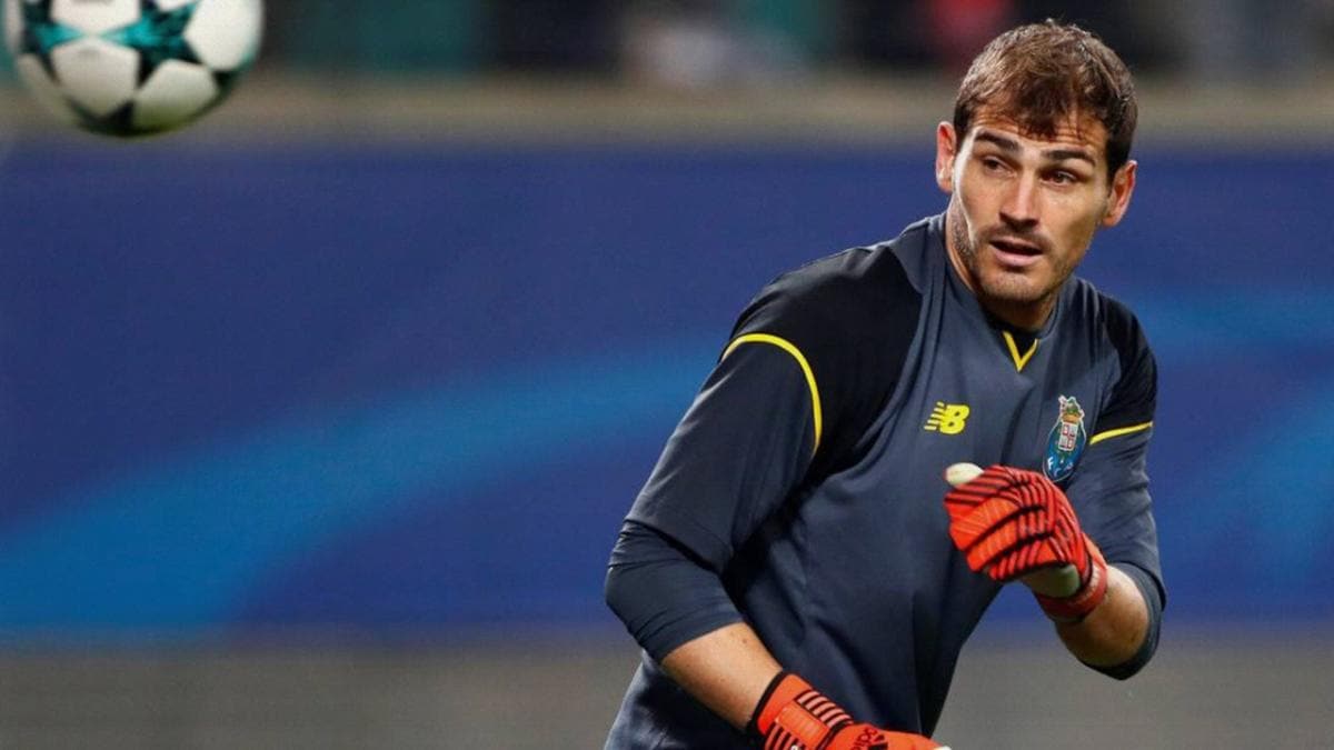 Casillas futbolculuk kariyerine nokta koydu