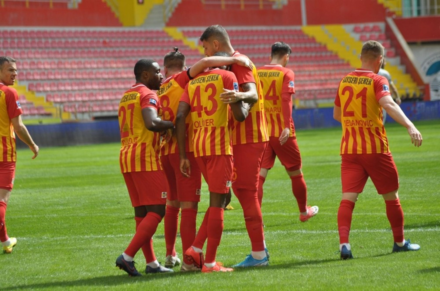 Kayserispor'da 10 futbolcu hayal krkl yaratt