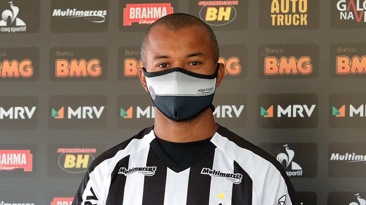 Galatasaray'dan ayr�lan  Mariano imzay� att�