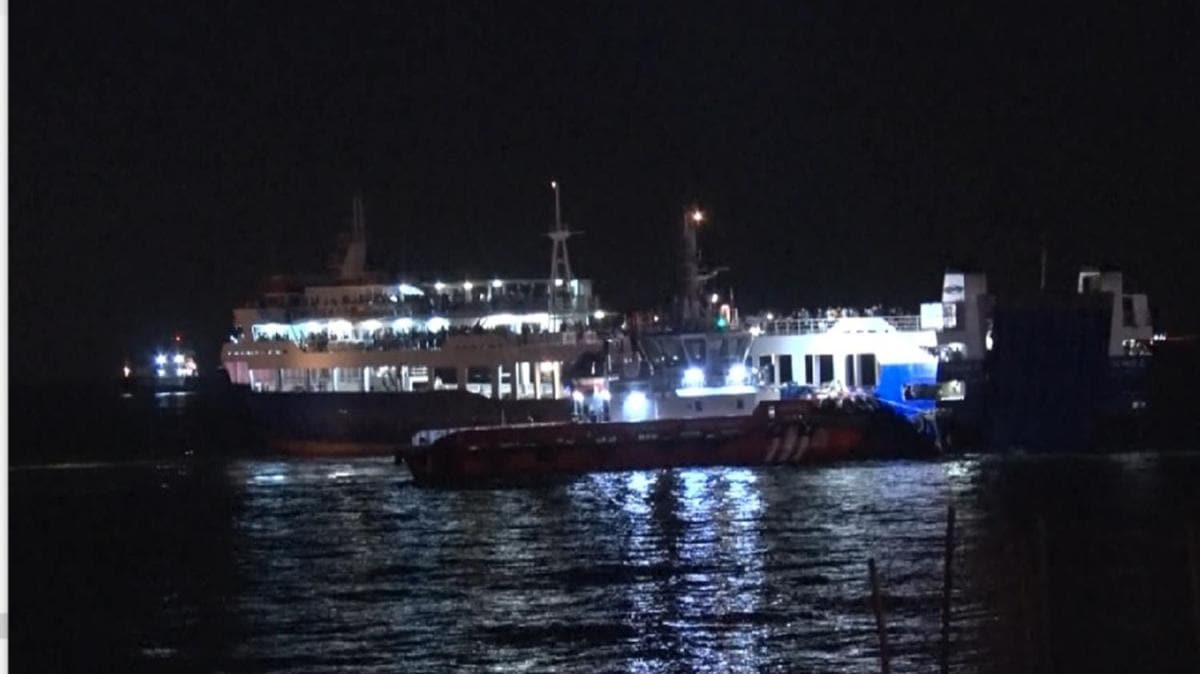 Marmara Denizi'nde arabal yolcu feribotu arzaland, yzlerce yolcu mahsur kald