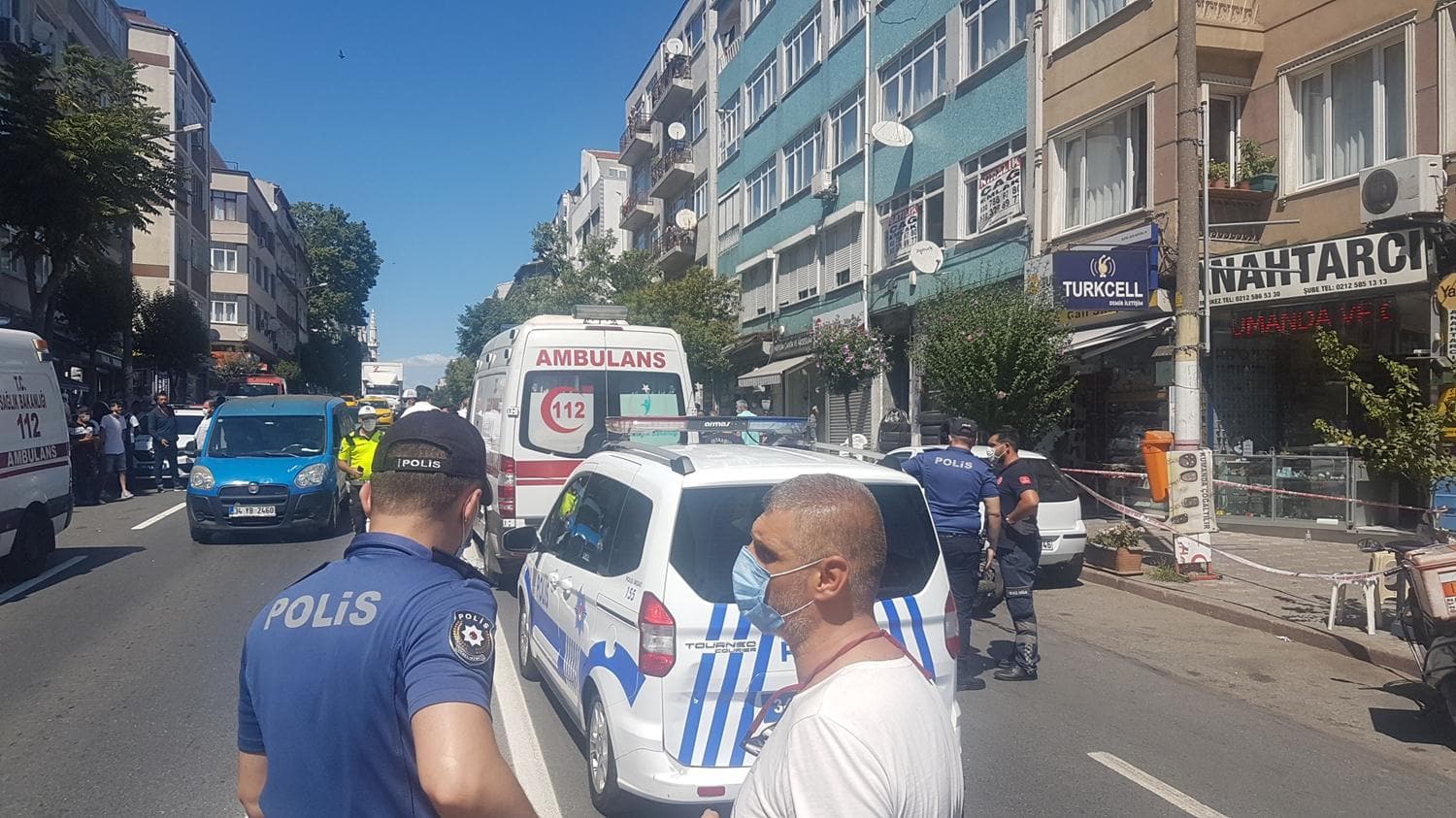 18 ya��ndaki ehliyetsiz motosikletli kurye itfaiye arac�n�n alt�nda kalarak, hayat�n� kaybetti