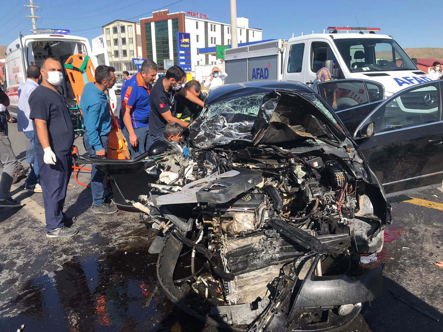 Bitlis'te feci kaza: 11 yaral�