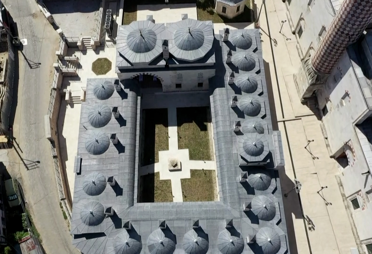 Edirne'deki Saatli Medrese'de Fatih Sultan Mehmet M�zesi kurulmas� i�in bilim kurulu olu�turuldu