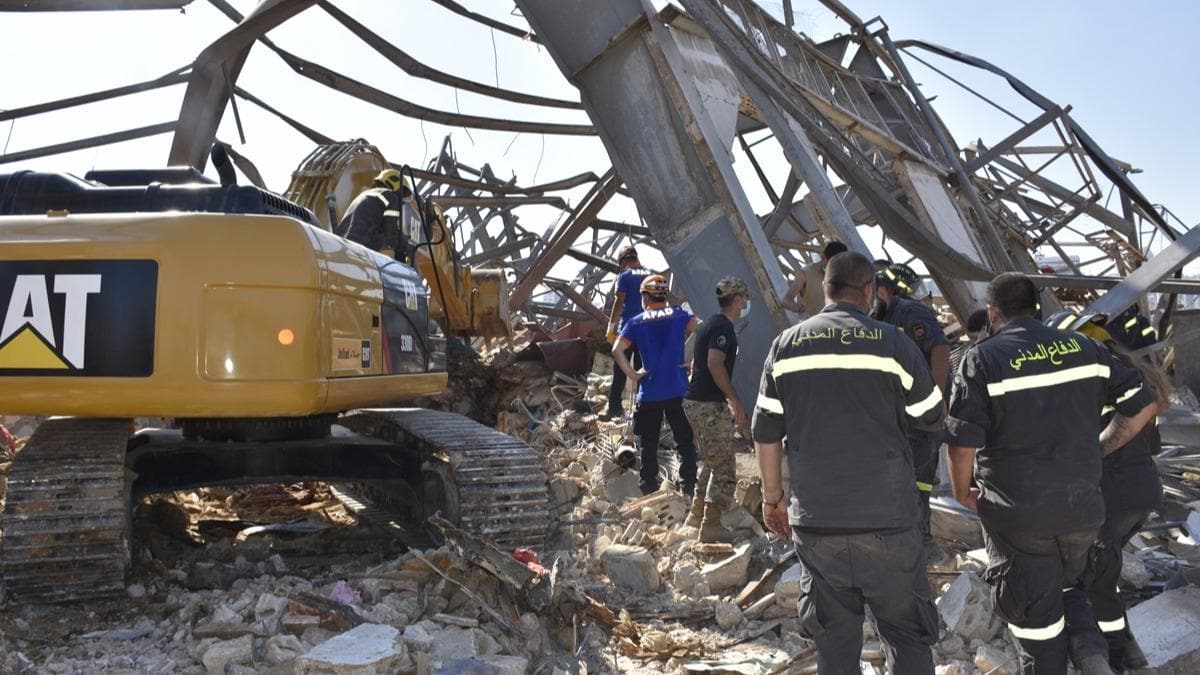 Trk ekiplerin, Beyrut Liman'ndaki arama kurtarma faaliyetleri sryor