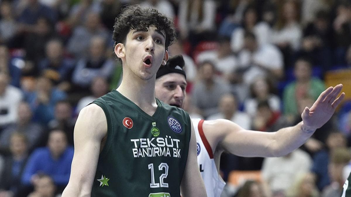 Beikta Sadk Emir Kabaca'y transfer ettti