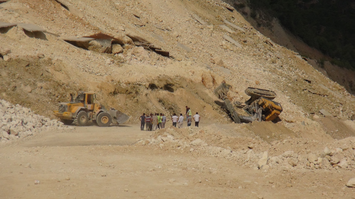 Silifke-Mut kara yolunda heyelan