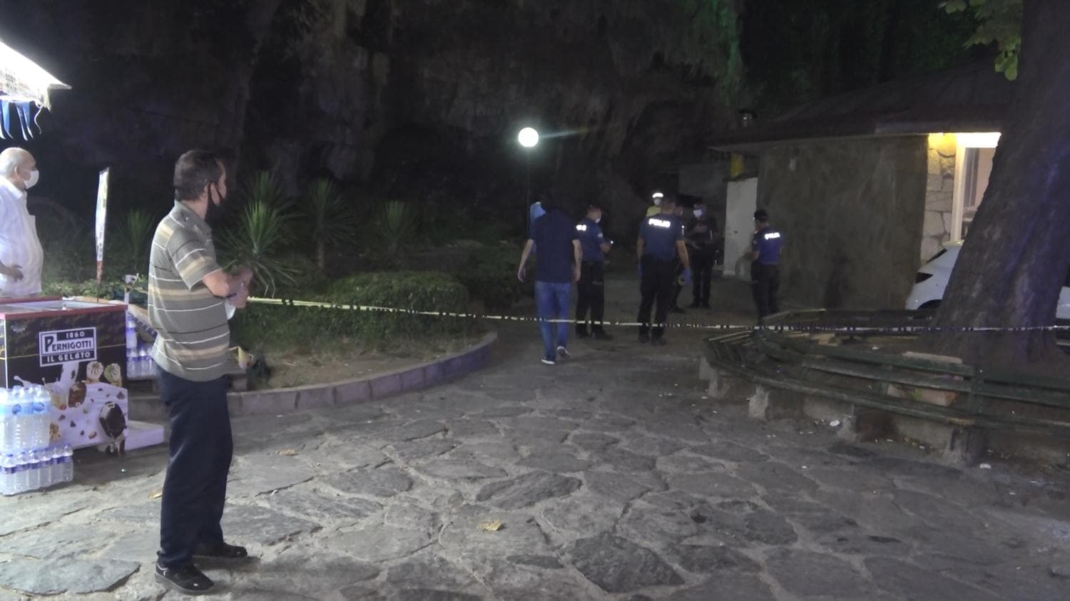 Tarihi surlardan d��en ki�i hayat�n� kaybetti