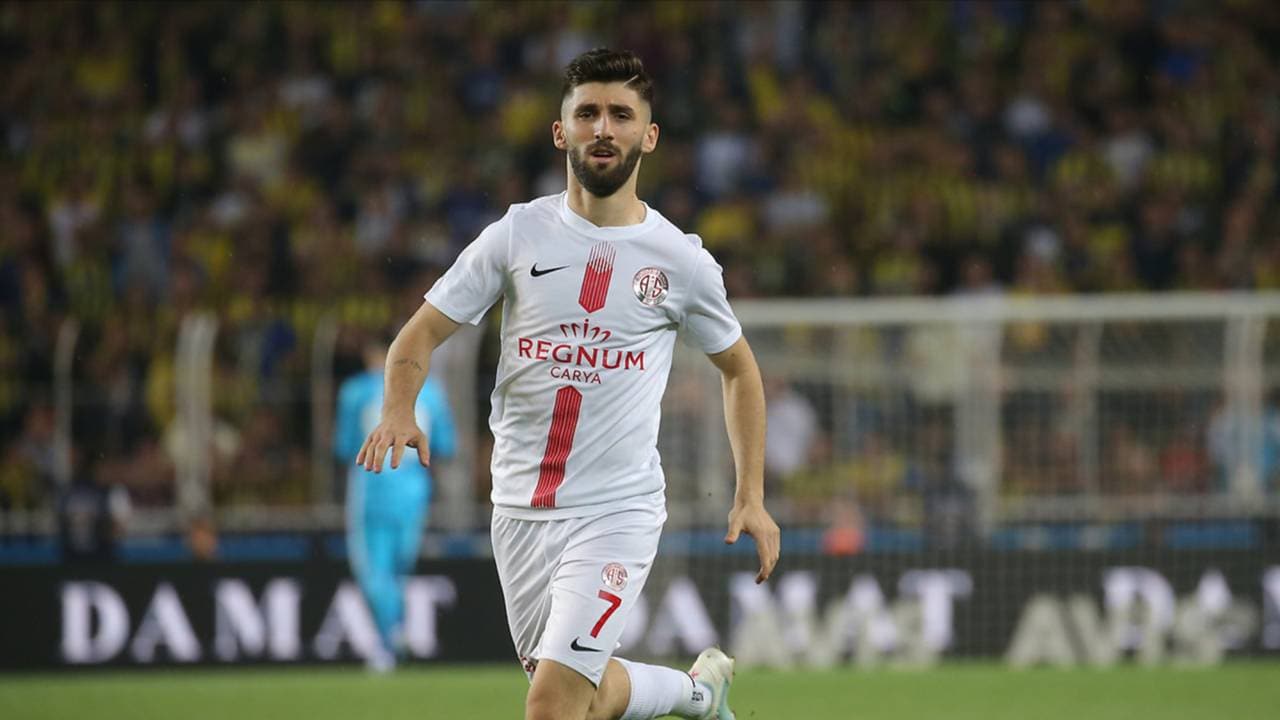 Fenerbah�e Do�ukan Sinik'in pe�inde