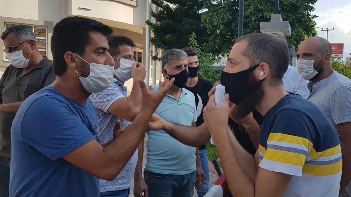 Cenazeler kar��t�, ortal�k gerildi: Babam�za �ok benziyordu