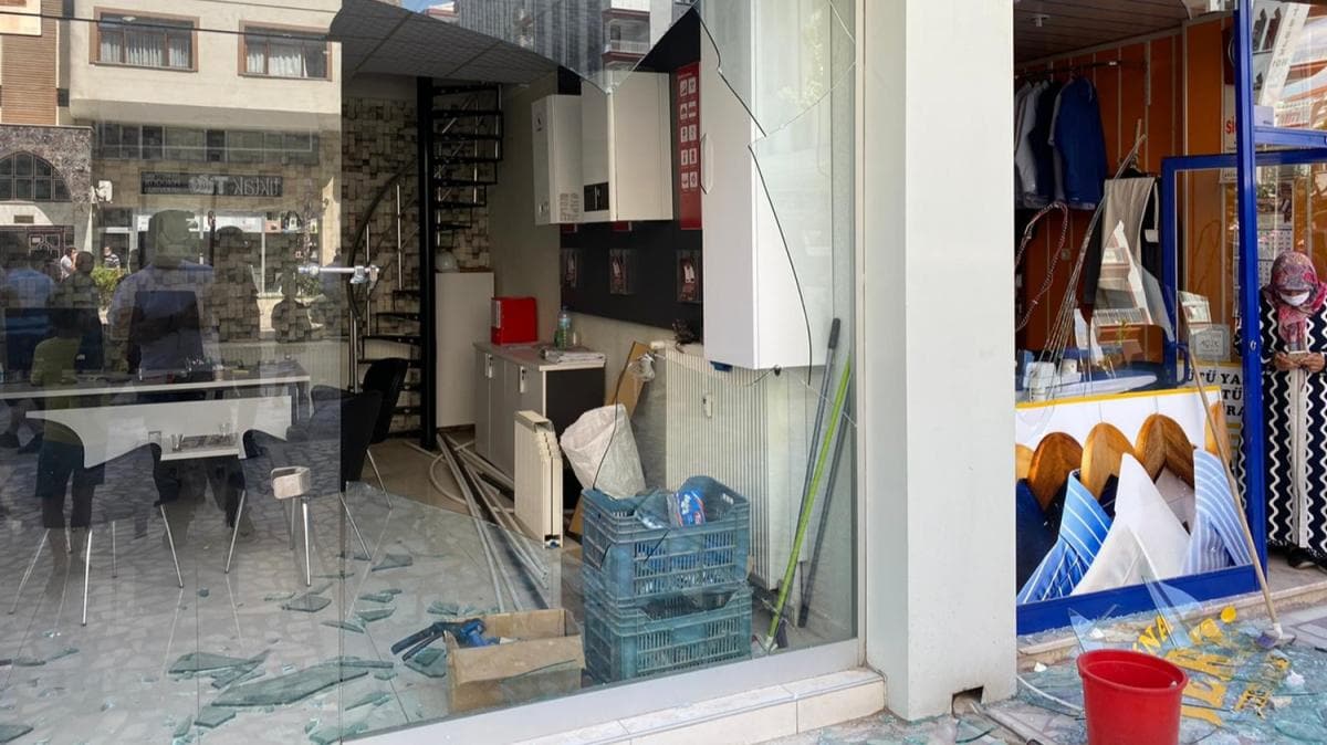Konya'da doalgaz patlamas! ok sayda ekip olay yerinde