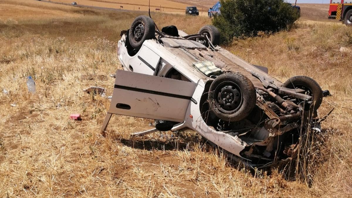 Sivas'ta otomobilin devrilmesi sonucu bir kii ld, 4 kii yaraland.