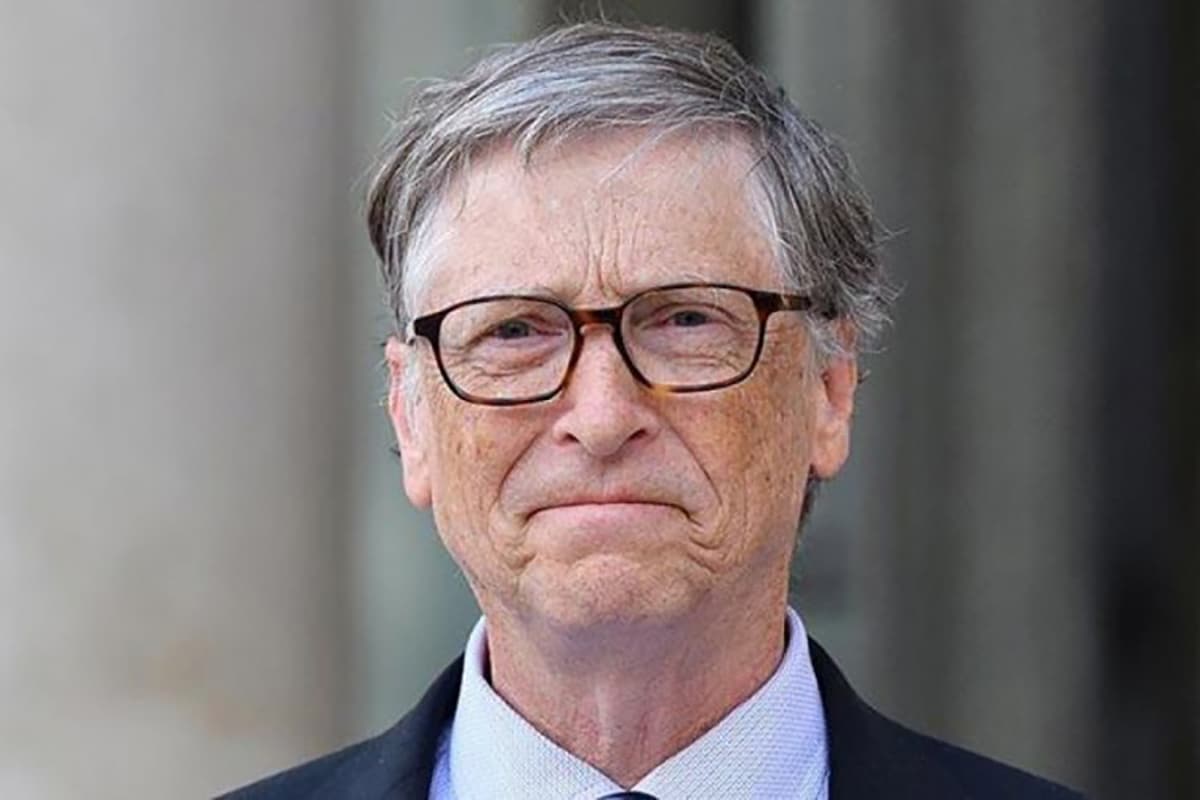 Bill Gates'ten 'koronavir�s' a��klamas�: Bir y�l daha s�rebilir