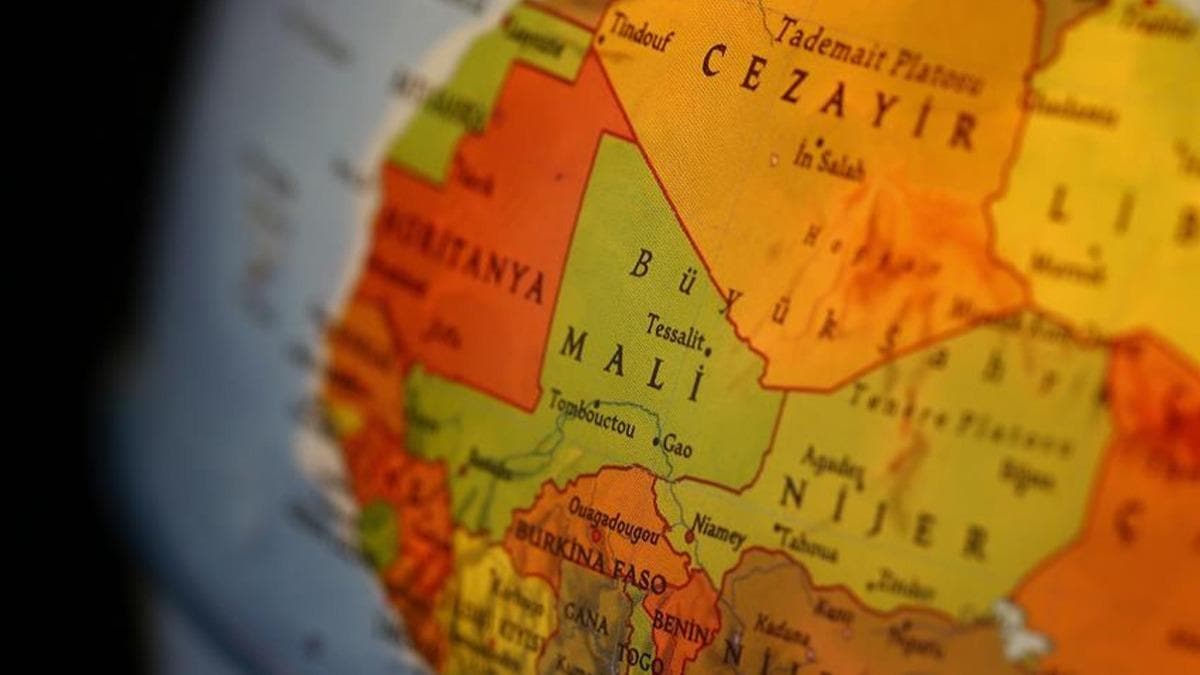 Cezayir, Mali ve Nijer'le uzun yllardr yaplamayan snr ticaretine yeniden balyor 