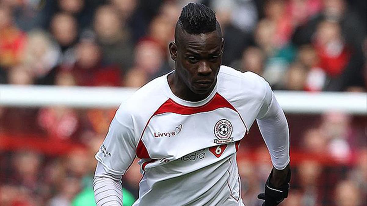 Balotelli teklifi kabul etti