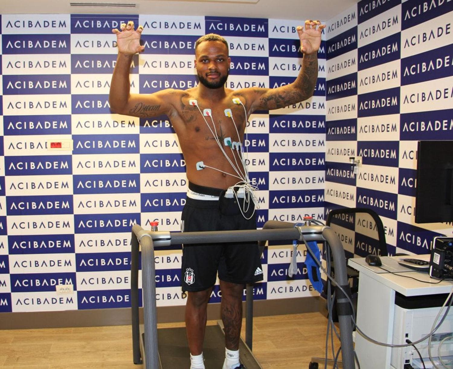 Be�ikta�'a d�nen Larin'e sa�l�k kontrol�