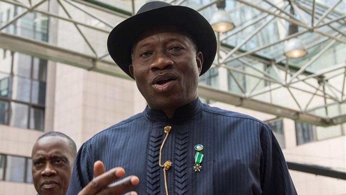 Eski Nijerya Devlet Bakan Jonathan, Mali'deki siyasi krizi zmek iin bakente gitti
