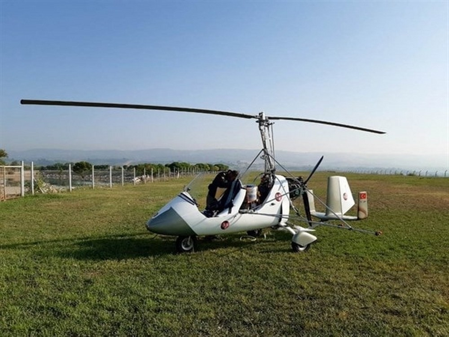 K�z�l Kuyruklu Kay�n T�rt�l�na kar�� 80 hektar sahada havadan m�cadele