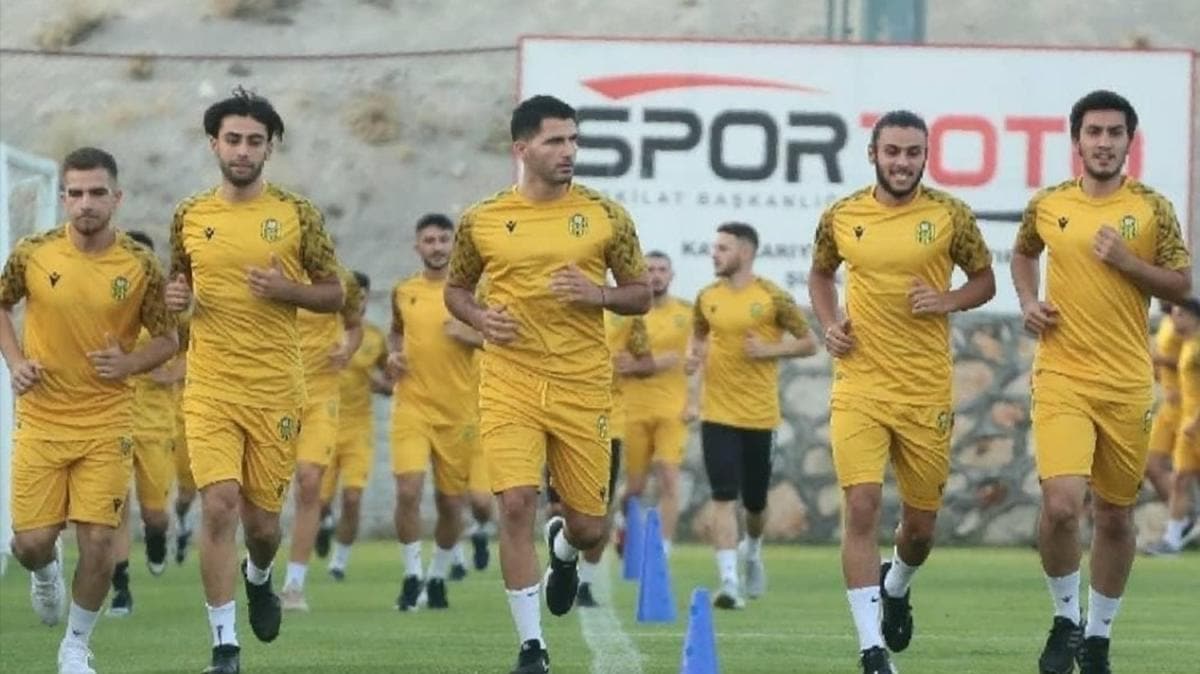 Yeni Malatyaspor'u Ali Ravc altryor