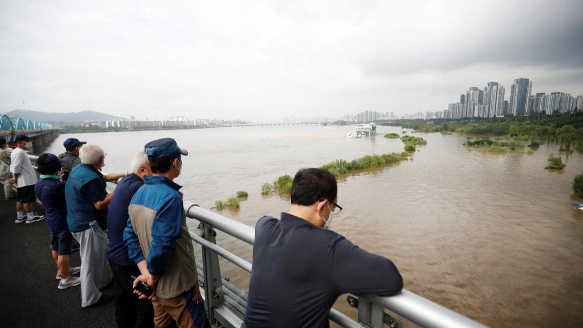 Gney Kore'de sel felaketi! 11 yerleim yeri ''zel afet blgesi'' ilan edildi