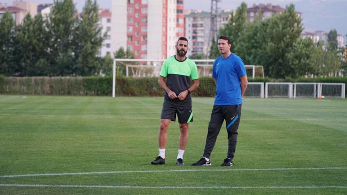 Kayserispor'da Bayram Bekta'n ekibi belli oldu