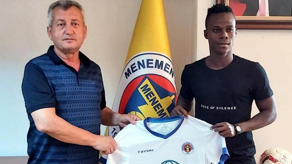 Menemenspor'un Nijeryal n libero Adamu'yu transfer etti