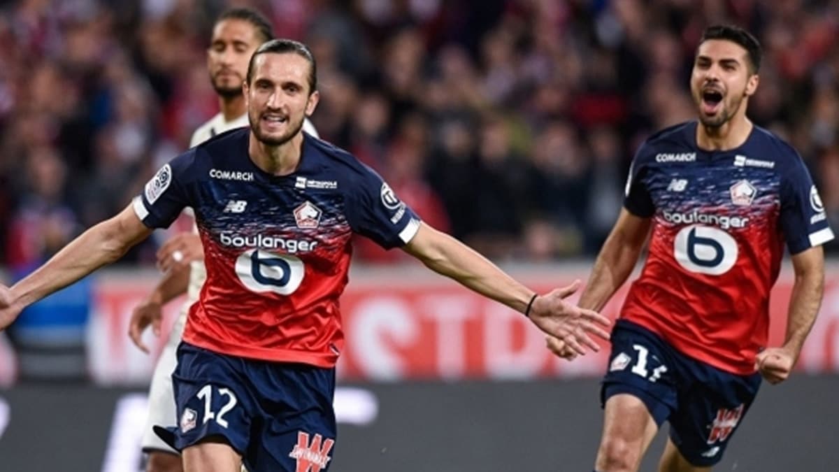 Yusuf Yaz�c� transfer tekliflerini a��klad�