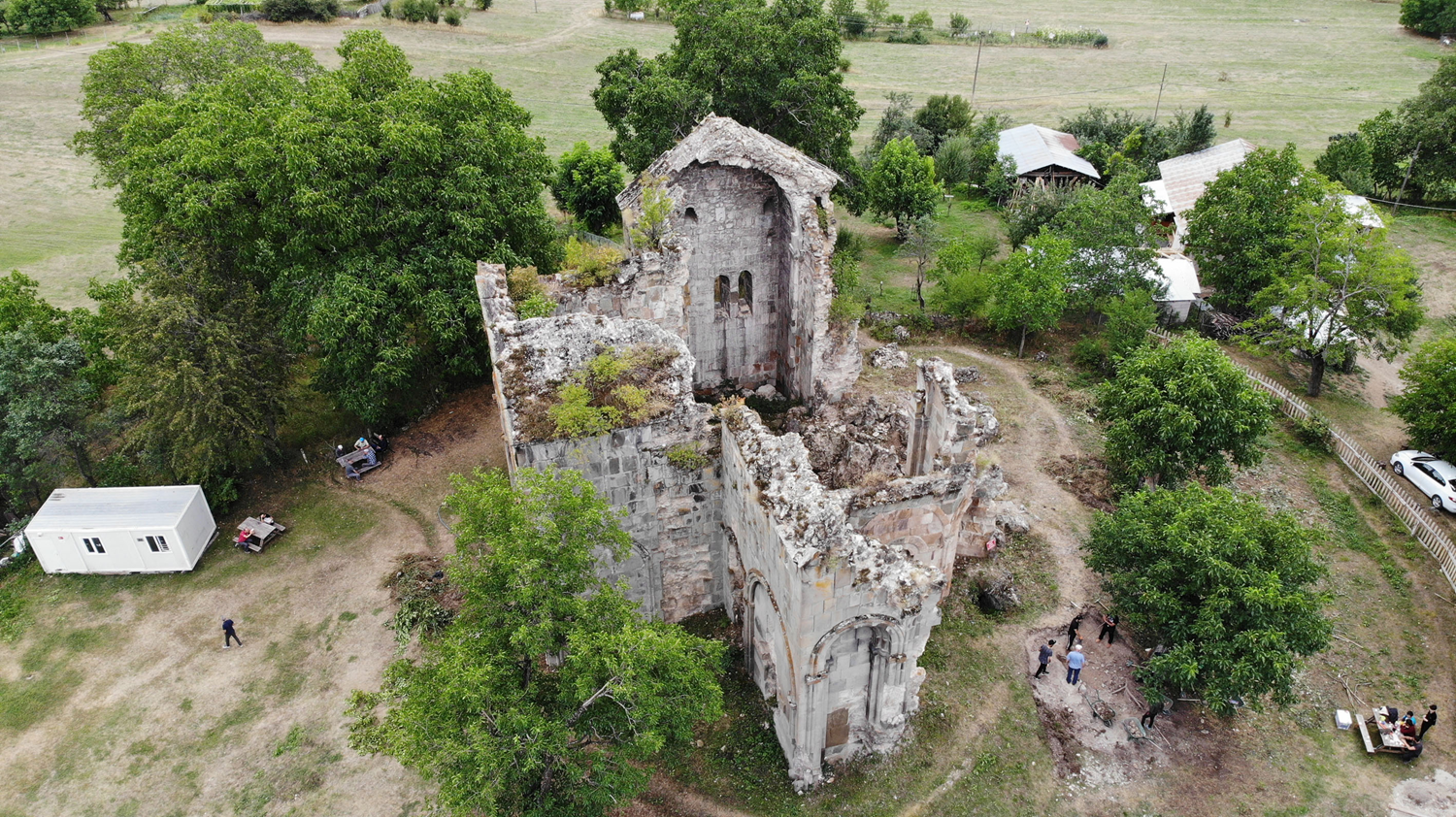Bin y�l� a�k�n ge�mi�e sahip Tibeti Kilisesi'nde arkeolojik �al��malar ba�lad�