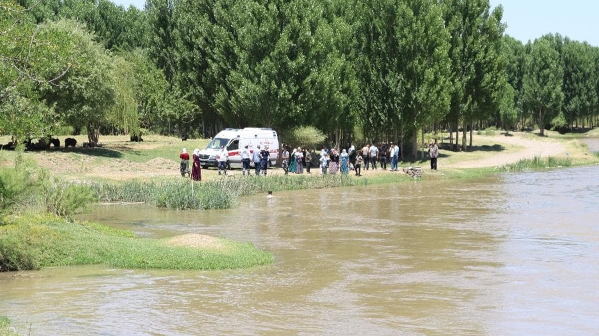 Suya giren hayvann karmaya alan 26 yandaki oban akntya kaplarak hayatn kaybetti 