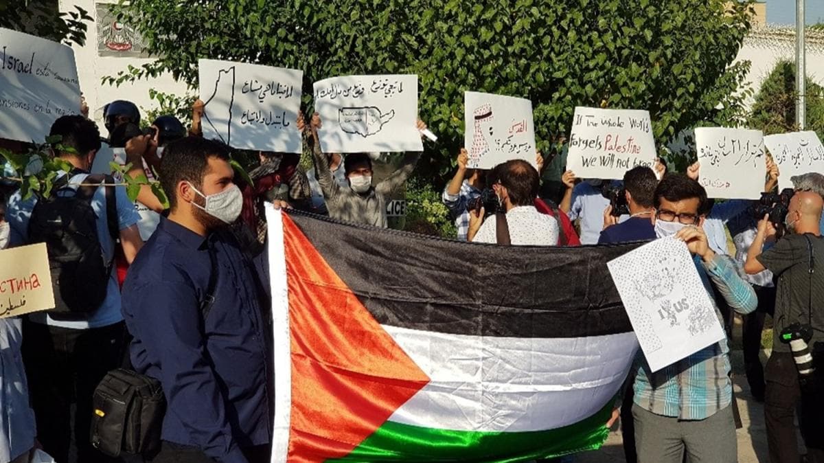 Bat eria'da srail-BAE anlamas protesto edildi
