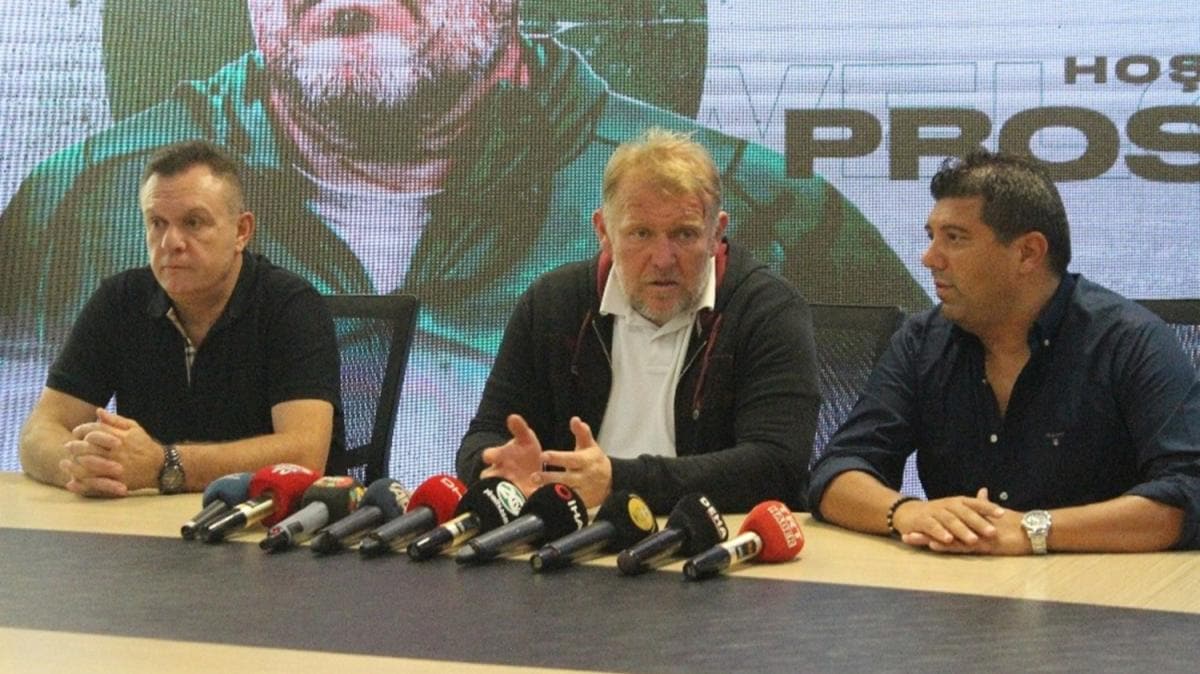 Denizlispor'da Prosinecki imzay att