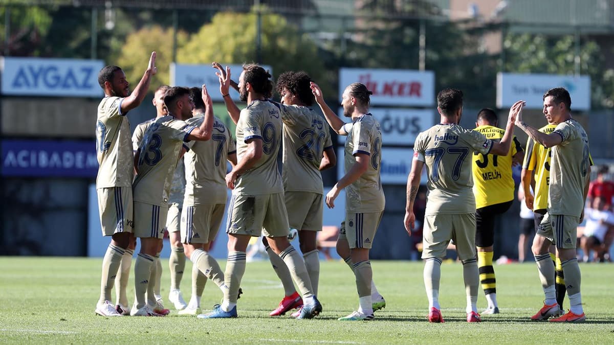 Fenerbah�e haz�rl�k ma��nda yeni transferleriyle co�tu
