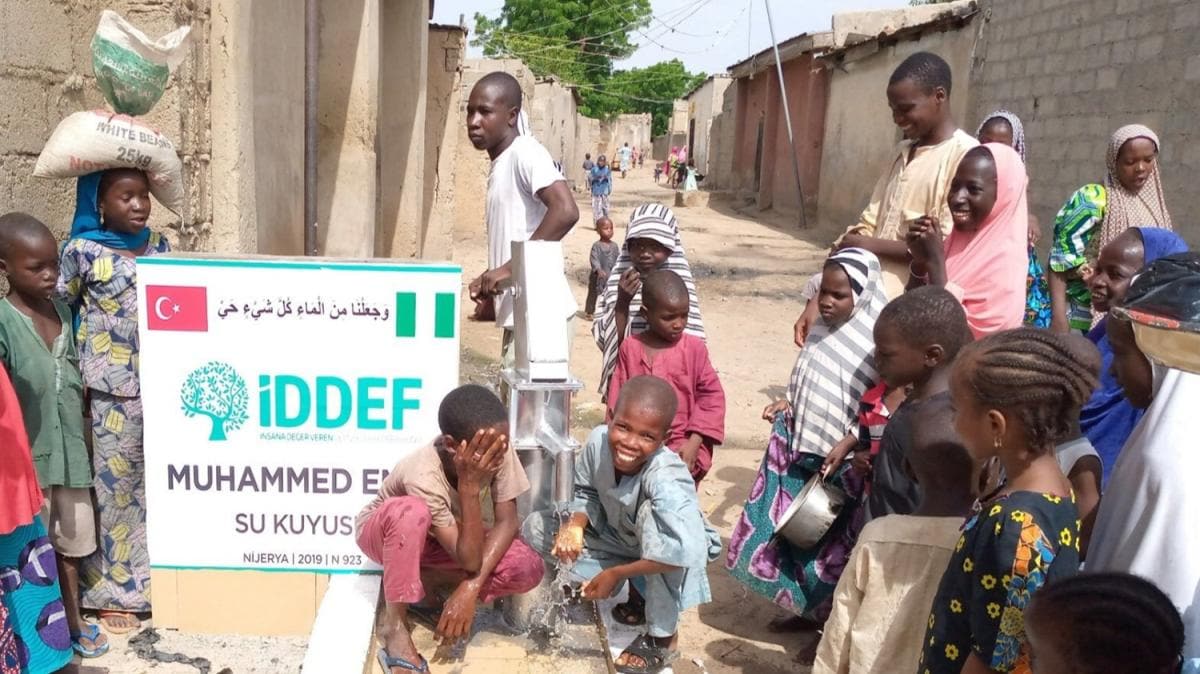 DDEF, Nijerya'da 132 su kuyusu at, kadnlar ve ocuklar kilometrelerce yrmekten kurtuldu