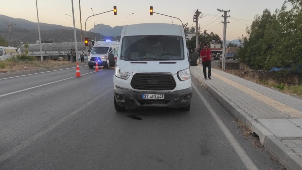 Minibs ile motosiklet arpt, bir kii hayatn kaybetti