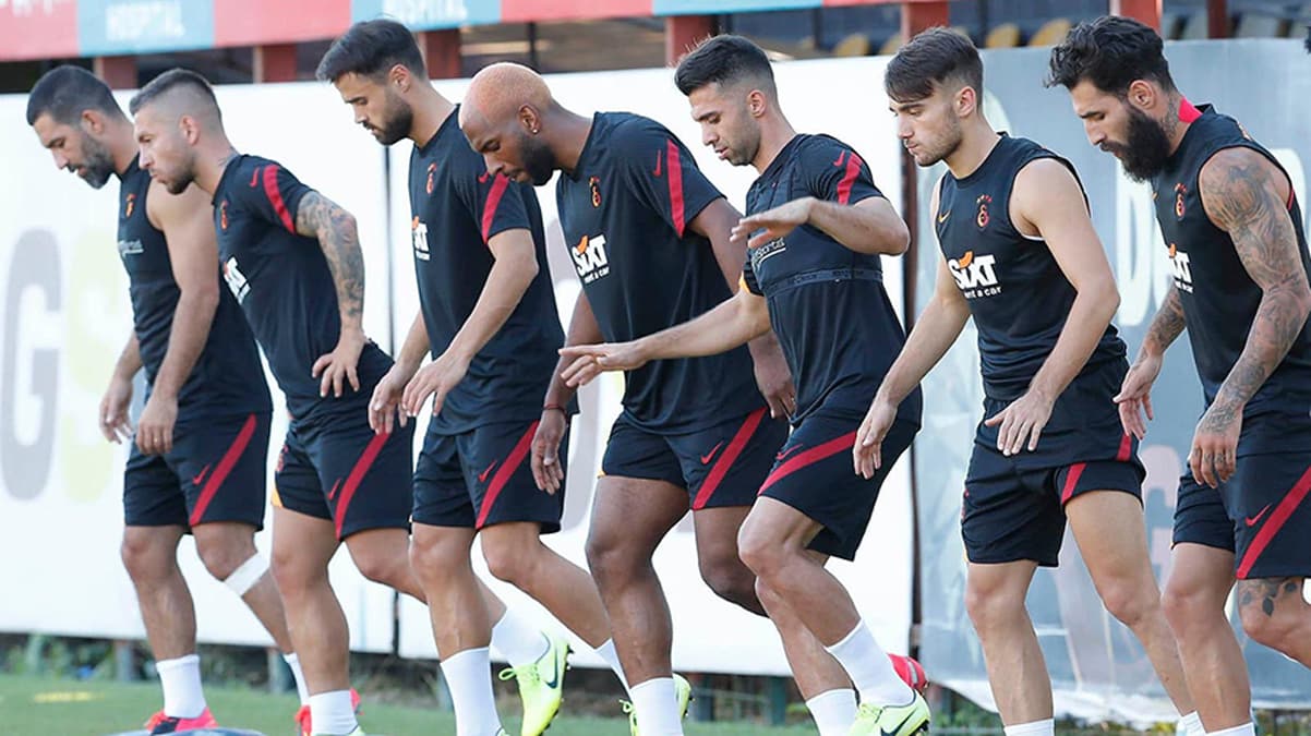 Koronavir�s testleri pozitif ��kan Galatasarayl� futbolculardan iyi haber