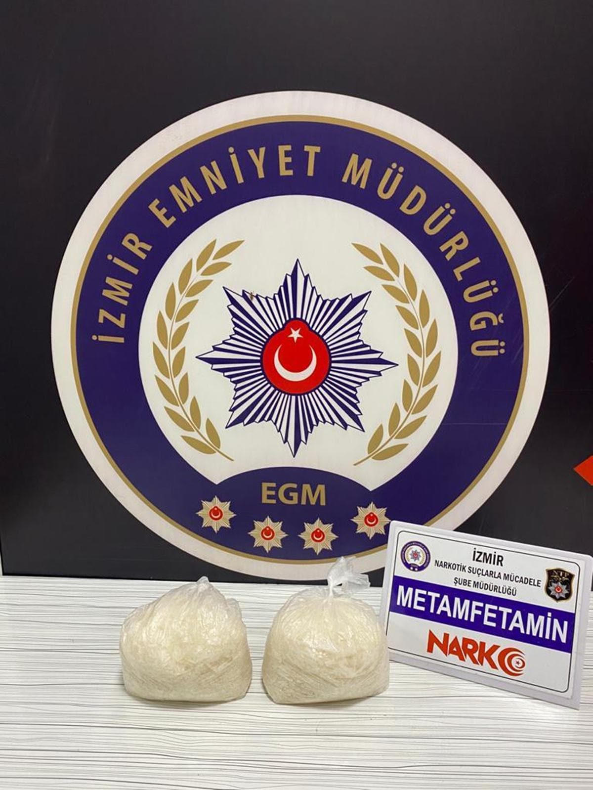 �zmir'de uyu�turucu operasyonunda 5 ki�i g�zalt�na al�nd�